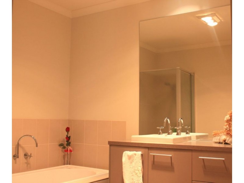 28 Hidden Grove Boulevard, Keysborough VIC 3173