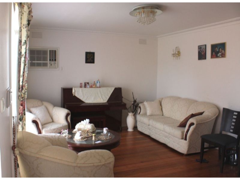 5 BURRANNEER DRIVE, Keysborough VIC 3173