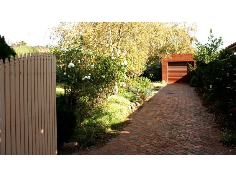 11 REGENT AVE, Springvale VIC 3171