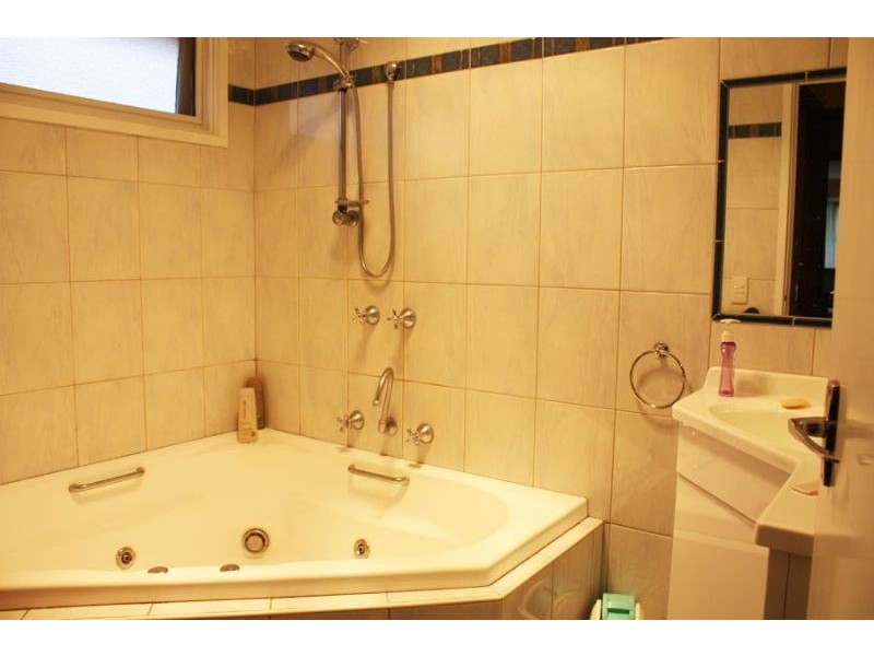 17 Grayling, Keysborough VIC 3173