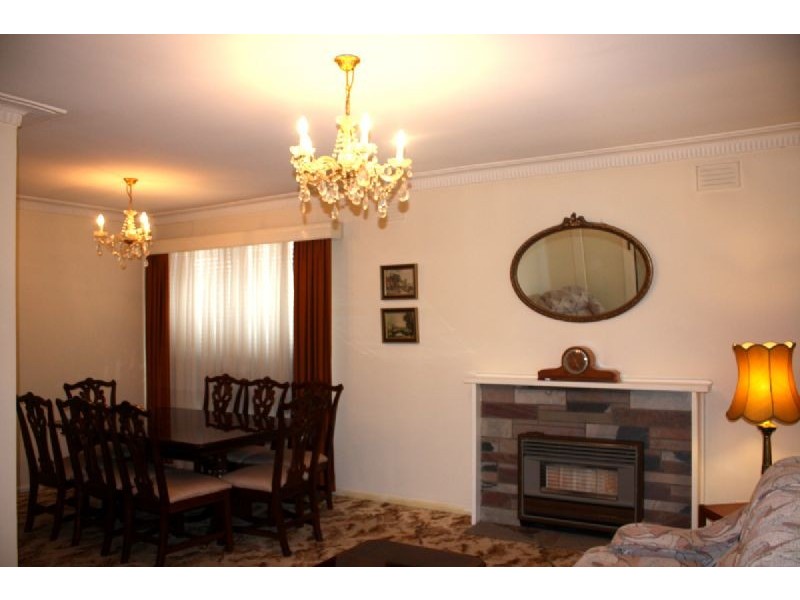 16 Rosa Avenue, Springvale VIC 3171