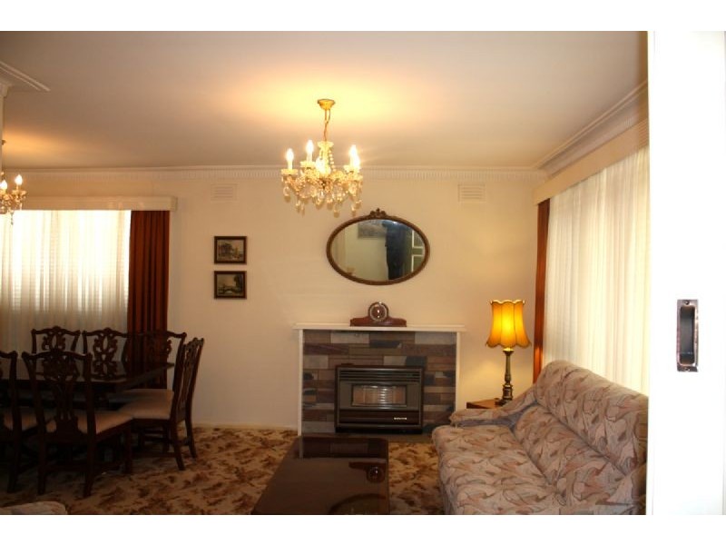 16 Rosa Avenue, Springvale VIC 3171