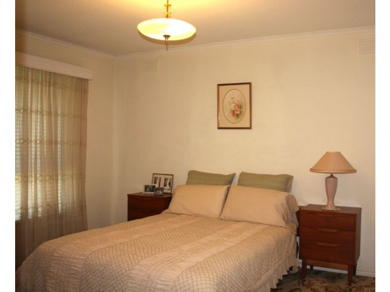 16 Rosa Avenue, Springvale VIC 3171