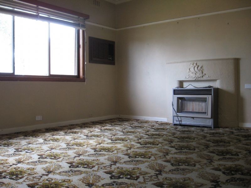 27 St James Avenue, Springvale VIC 3171