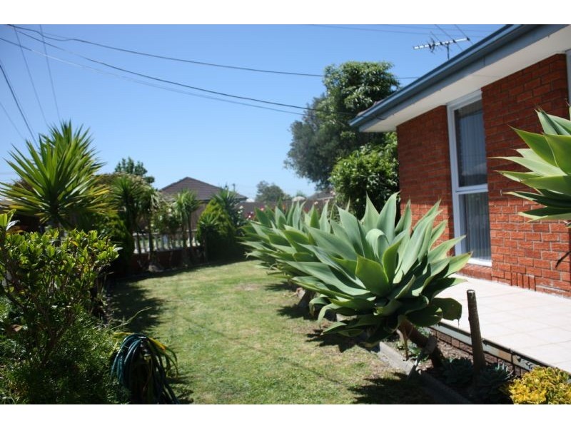 2 HALINKA COURT, Noble Park VIC 3174