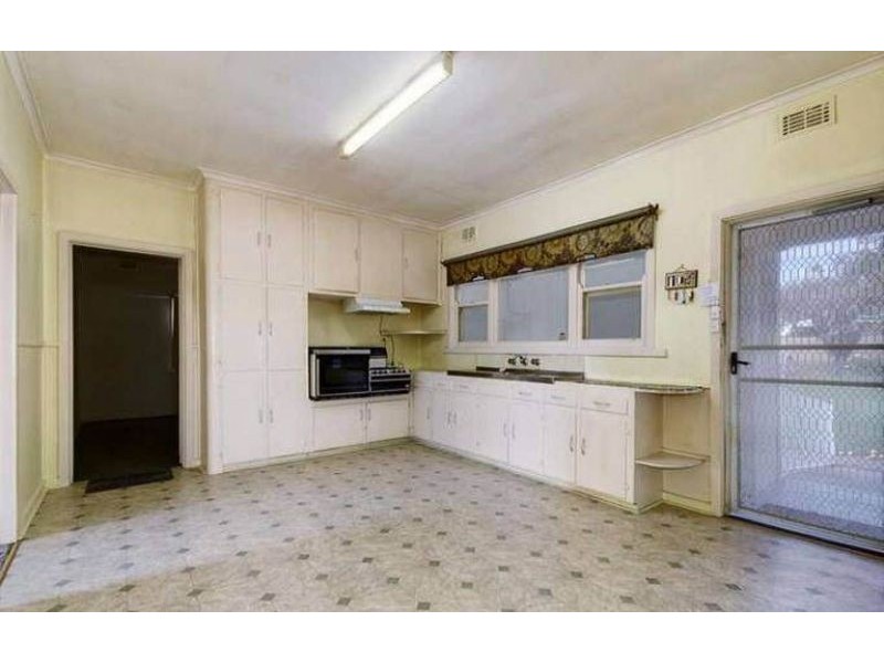 5 Elm Grove, Springvale VIC 3171