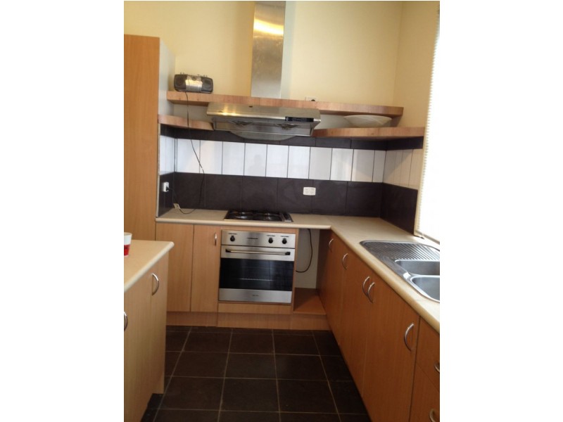 1/17 Edmond, Springvale VIC 3171