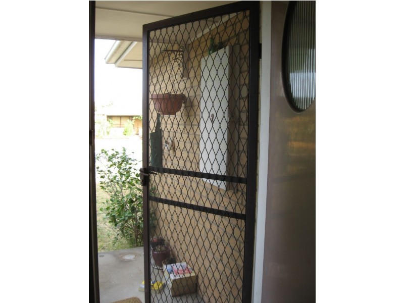 2 Tricia, Springvale VIC 3171
