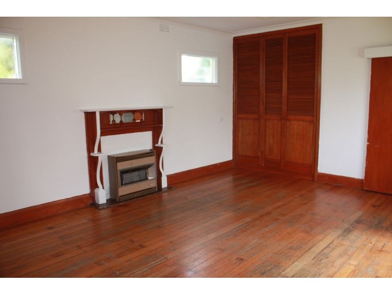 8 Fairview Road, Springvale VIC 3171