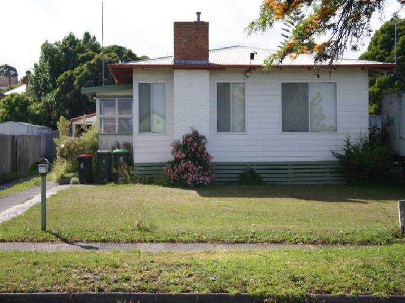 10 Cynthia Street, Morwell VIC 3840