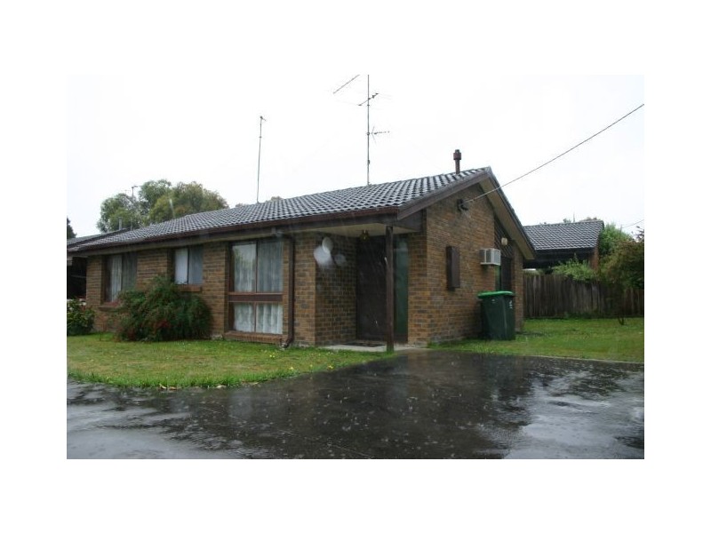 1/11 Auchterlonie Crescent, Churchill VIC 3842