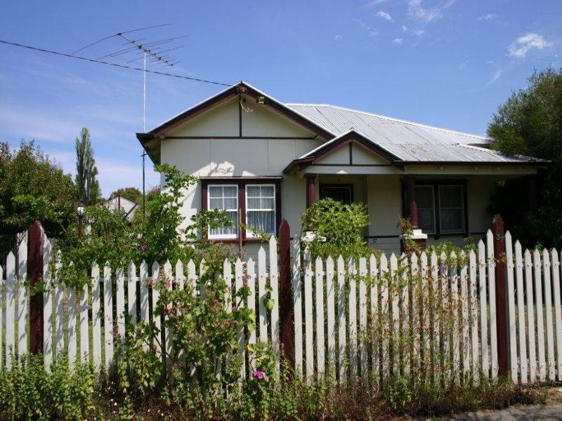 37 Hopetoun Avenue, Morwell VIC 3840