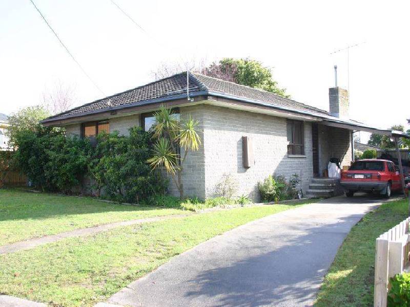 2 Walker Parade, Churchill VIC 3842