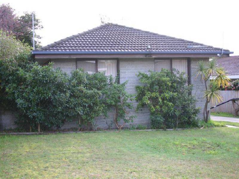 2 Walker Parade, Churchill VIC 3842