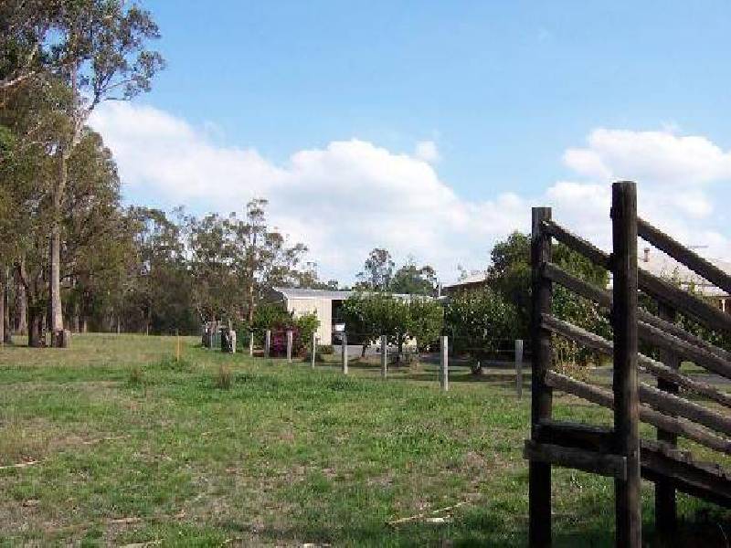 4 Corner James & Considine Place, Yinnar South VIC 3869