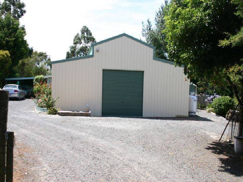 395 McDonalds Track, Hernes Oak VIC 3825