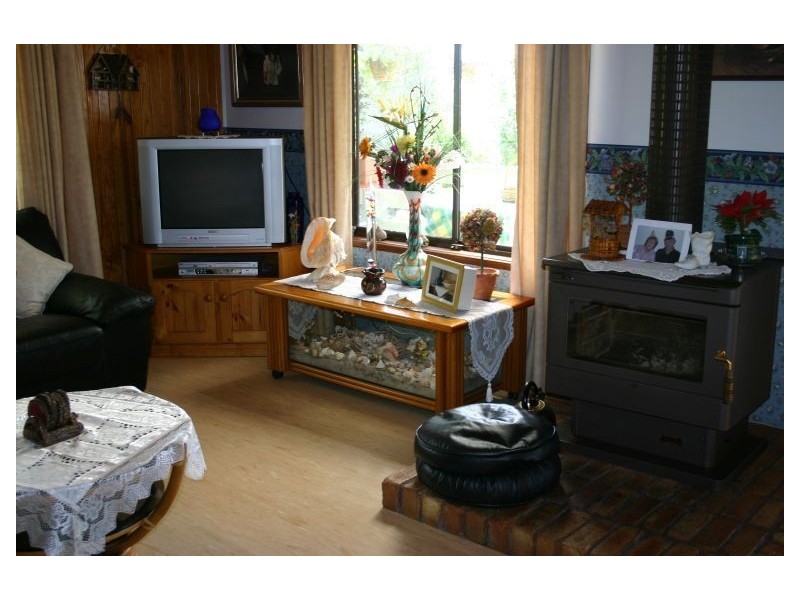 395 McDonalds Track, Hernes Oak VIC 3825