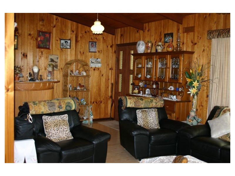 395 McDonalds Track, Hernes Oak VIC 3825