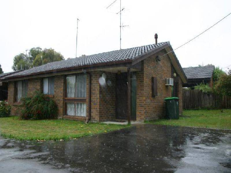 1/11 Auchterlonie Crescent, Churchill VIC 3842
