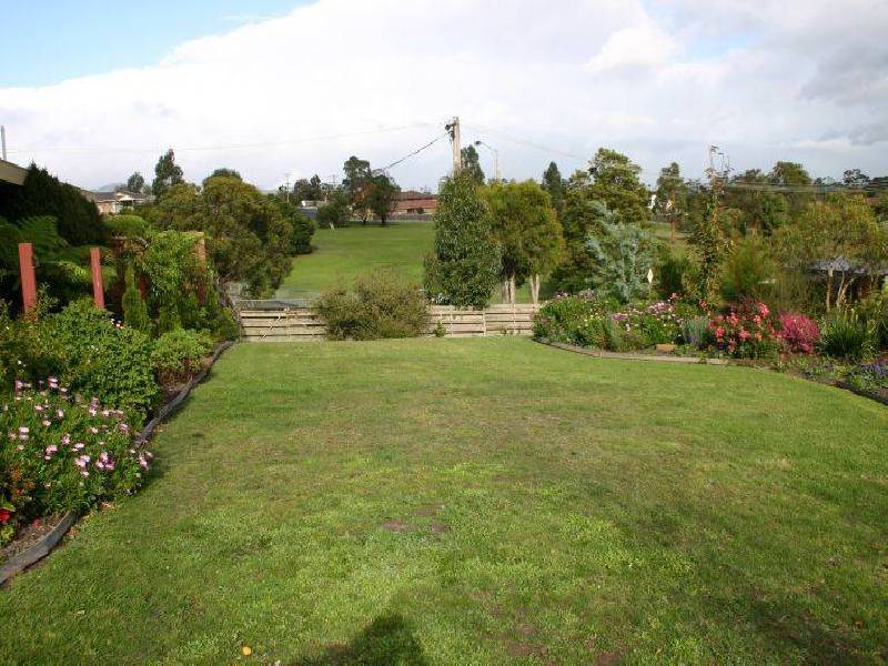 15 Mulcare Crescent, Churchill VIC 3842