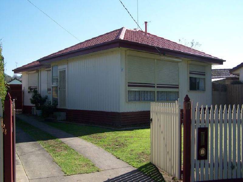 17 Burnside Drive, Morwell VIC 3840