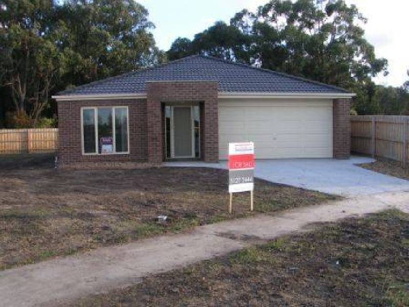 5 Crombie Court, Newborough VIC 3825