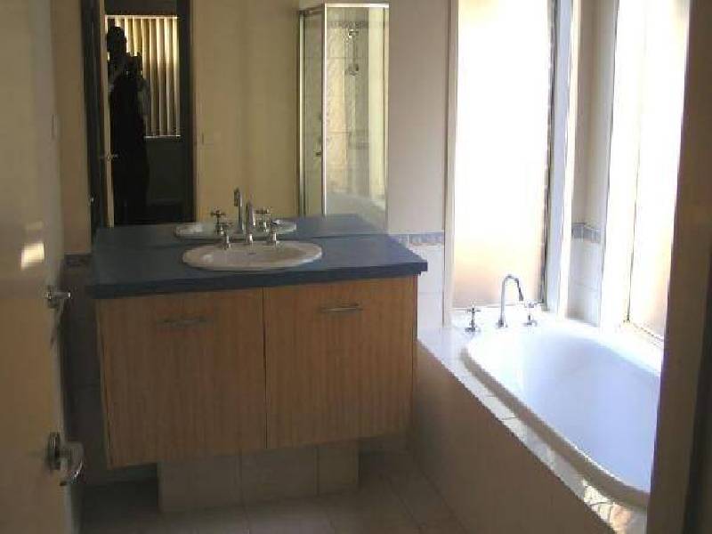 5 Crombie Court, Newborough VIC 3825