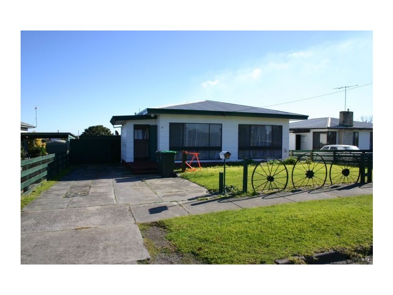 13 Tolmie Street, Morwell VIC 3840