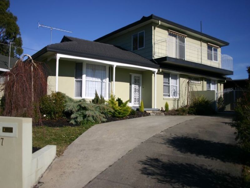 7 Williams Avenue, Churchill VIC 3842