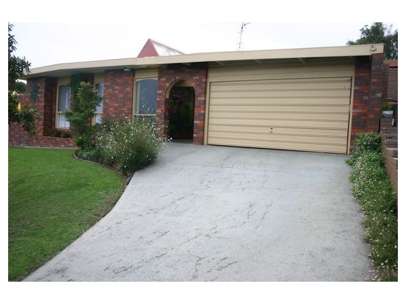 15 Mulcare Crescent, Churchill VIC 3842