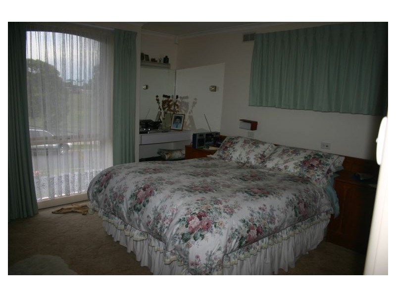 15 Mulcare Crescent, Churchill VIC 3842