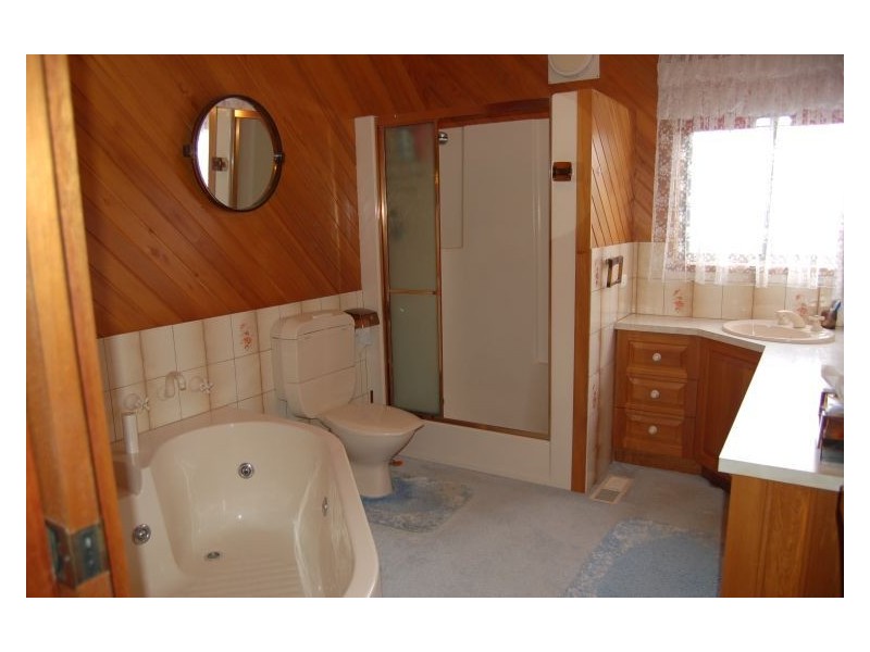 16 Junier Street, Morwell VIC 3840