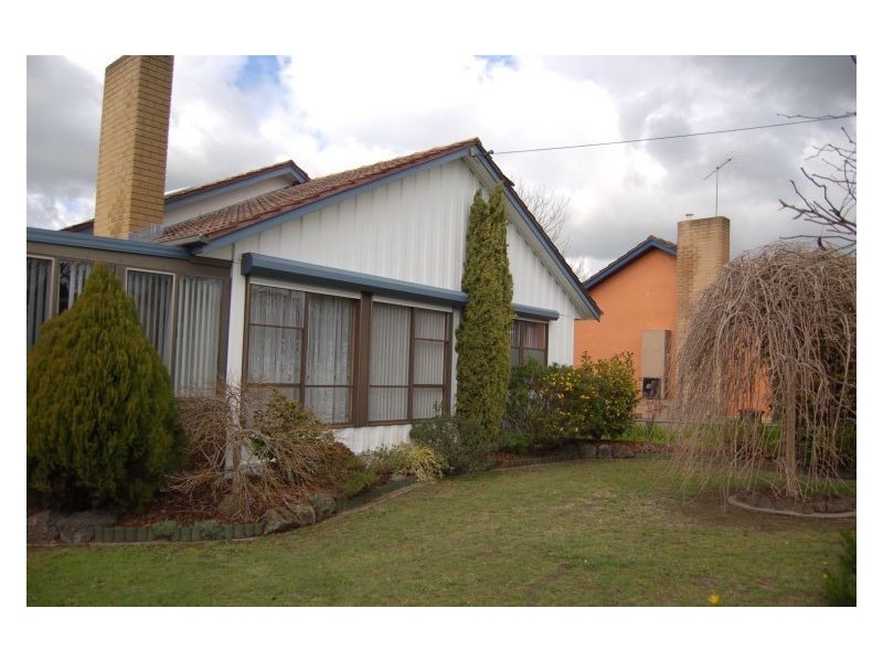 16 Junier Street, Morwell VIC 3840