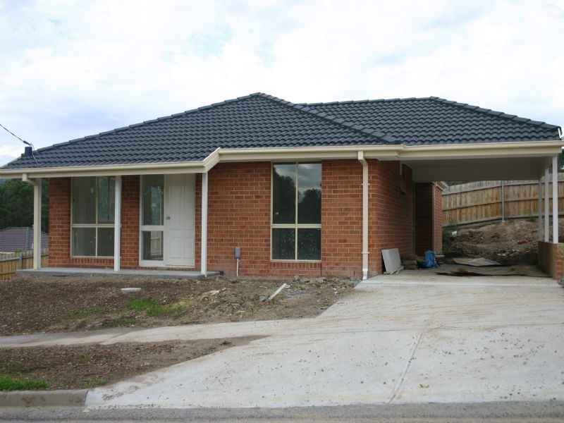 1/18 Euroka Crescent, Churchill VIC 3842