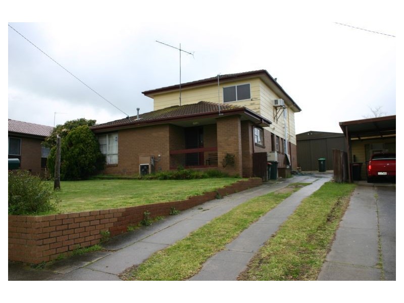 18 Banksia Crescent, Churchill VIC 3842