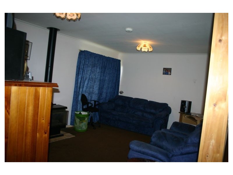 18 Banksia Crescent, Churchill VIC 3842