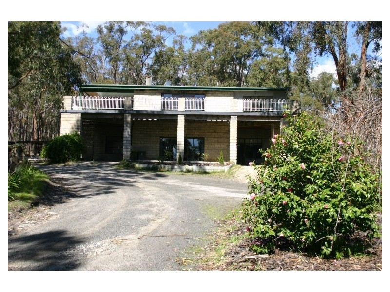 90 Brewsters Road, Yinnar South VIC 3869