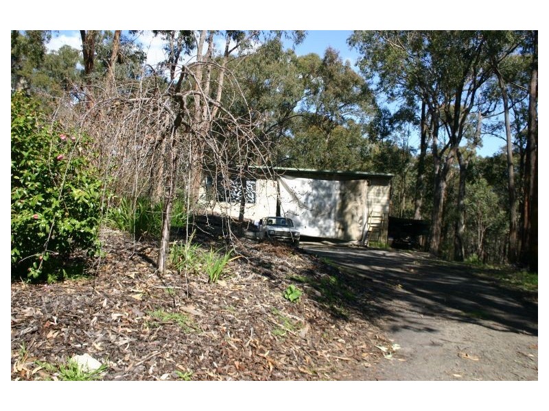 90 Brewsters Road, Yinnar South VIC 3869