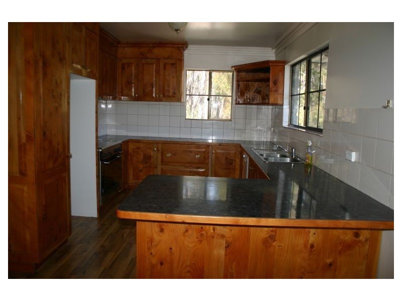 90 Brewsters Road, Yinnar South VIC 3869