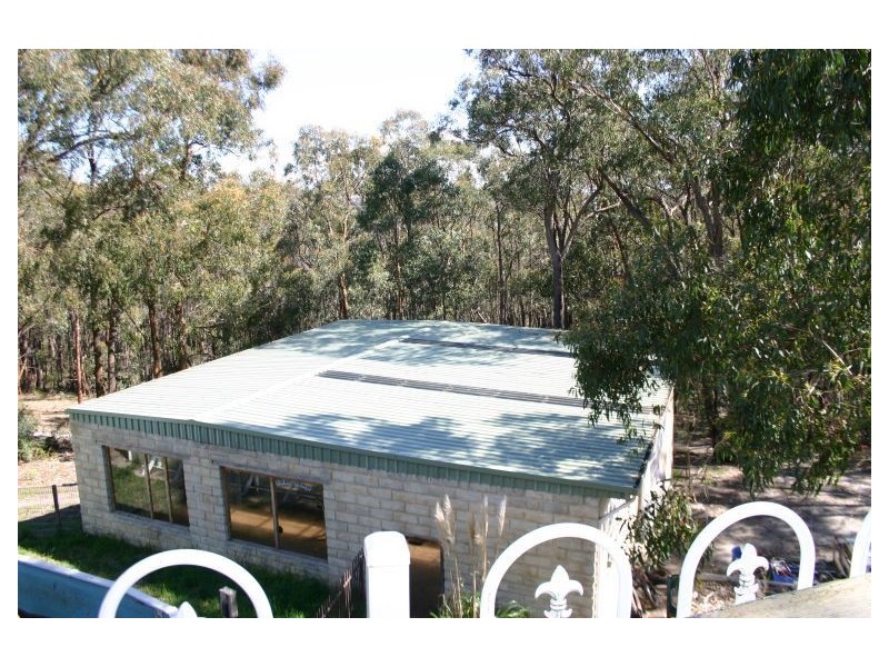 90 Brewsters Road, Yinnar South VIC 3869