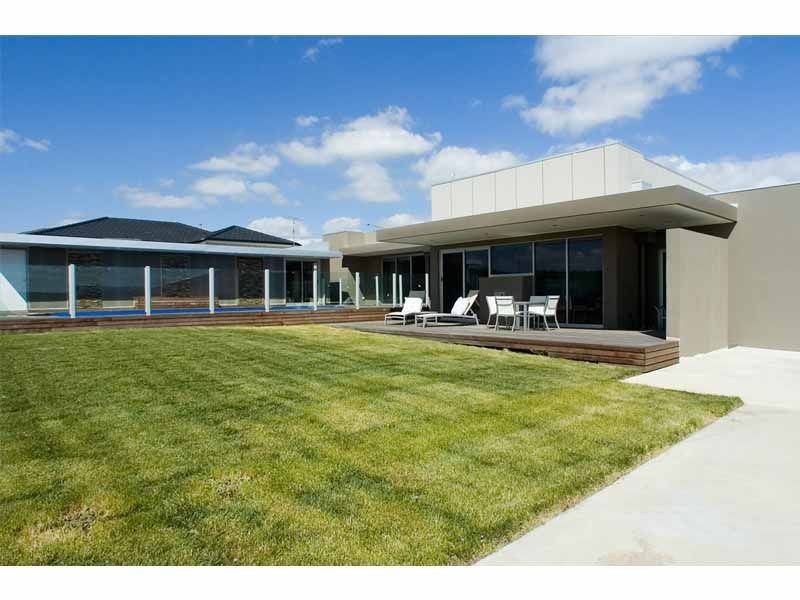 18 Ashley Avenue, Morwell VIC 3840