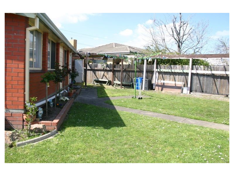 13 Cherry Crescent, Morwell VIC 3840