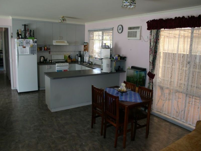 6 Waratah Drive, Morwell VIC 3840