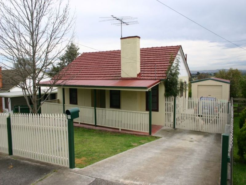 17 Hyland Street, Morwell VIC 3840