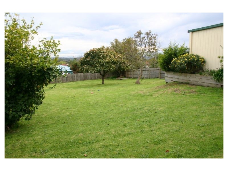 17 Hyland Street, Morwell VIC 3840