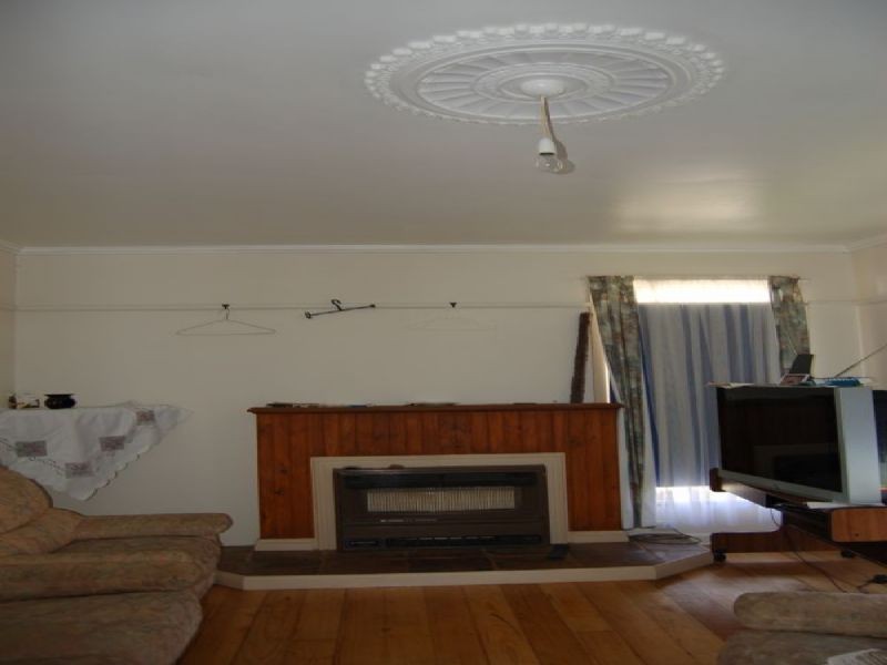 14 Evans Street, Morwell VIC 3840