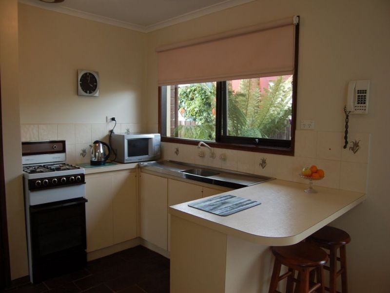 2 Louise Court, Morwell VIC 3840