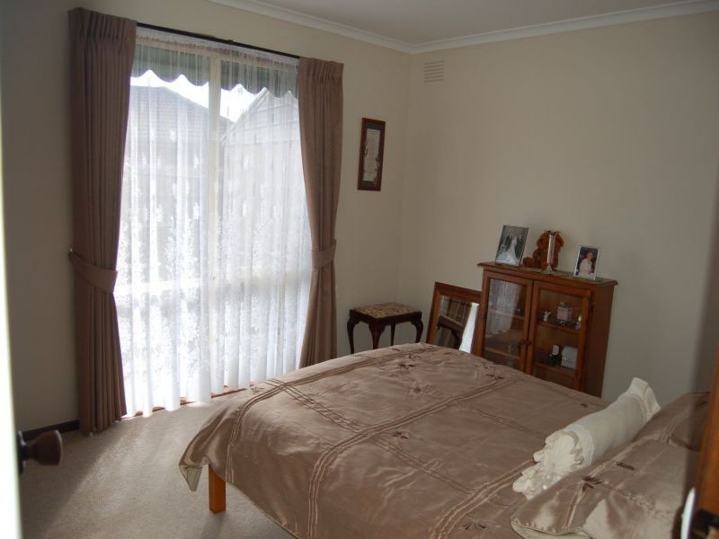 2 Louise Court, Morwell VIC 3840