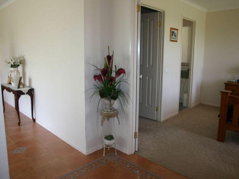 9 Parklands Place, Morwell VIC 3840