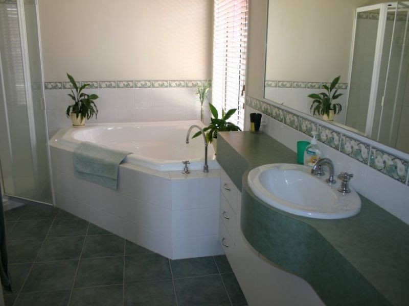 9 Parklands Place, Morwell VIC 3840